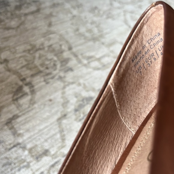 Aldo - Picture 5 of 7